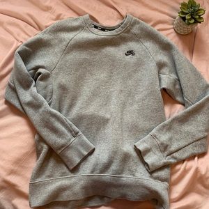Nike crew neck 🌟